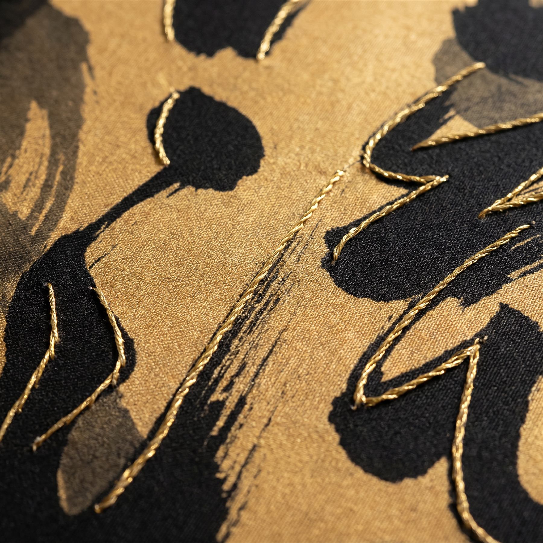 Abstract-Calligraphy Bold-Ink-Strokes for Luxury-Interior Black-Gold-Palette Office-Reception Scene