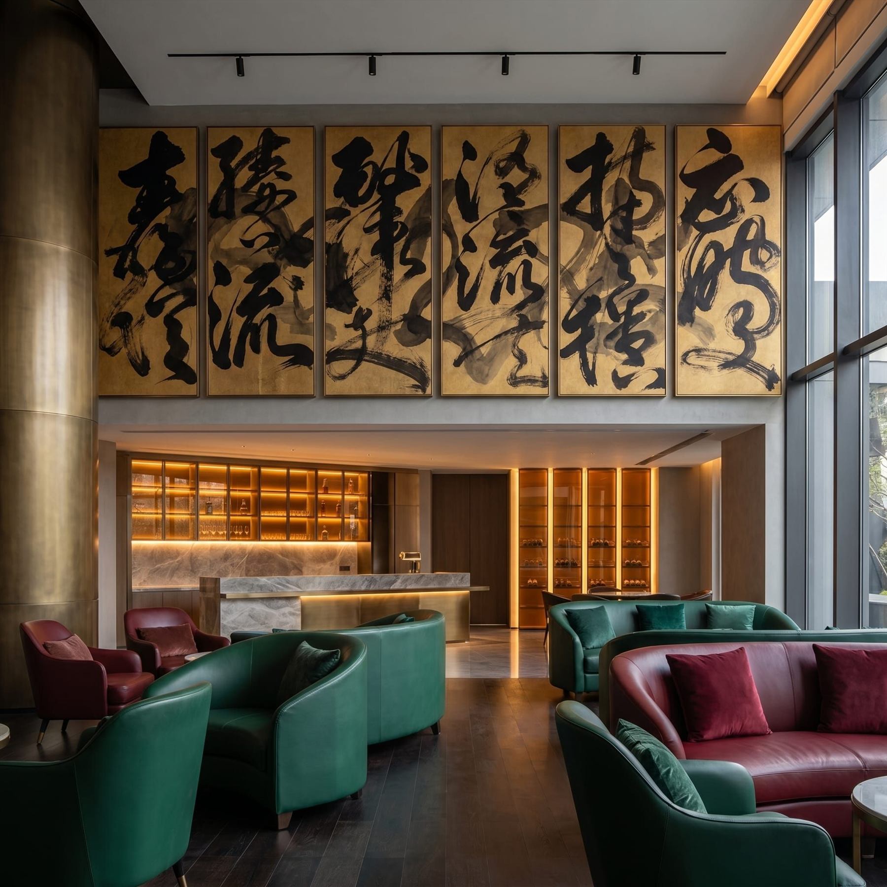 Abstract-Calligraphy Bold-Ink-Strokes for Luxury-Interior Black-Gold-Palette Club-Lounge Scene