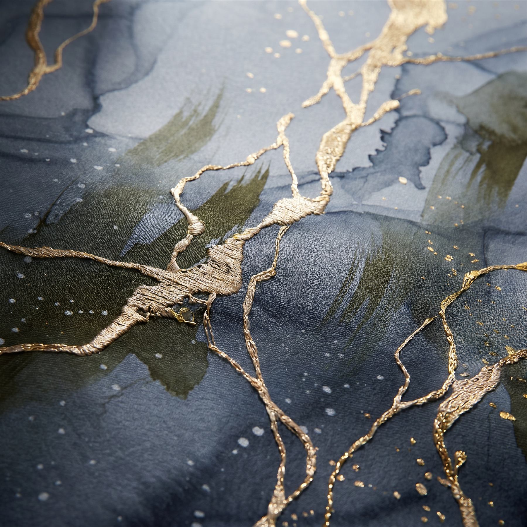 Embroidery-Detail-02