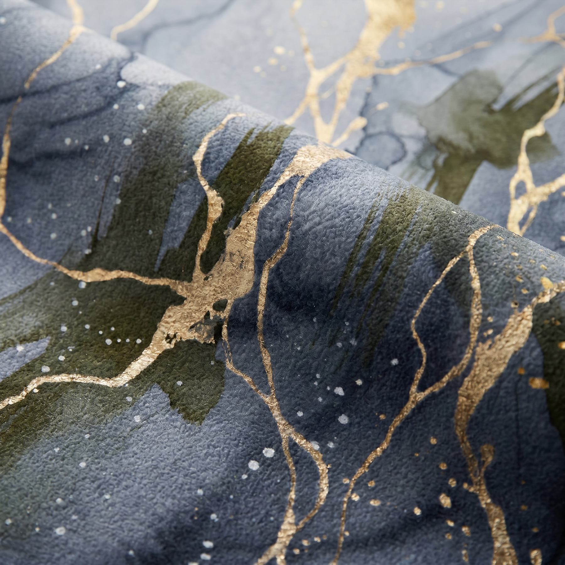 Chenille-Print-Detail-02