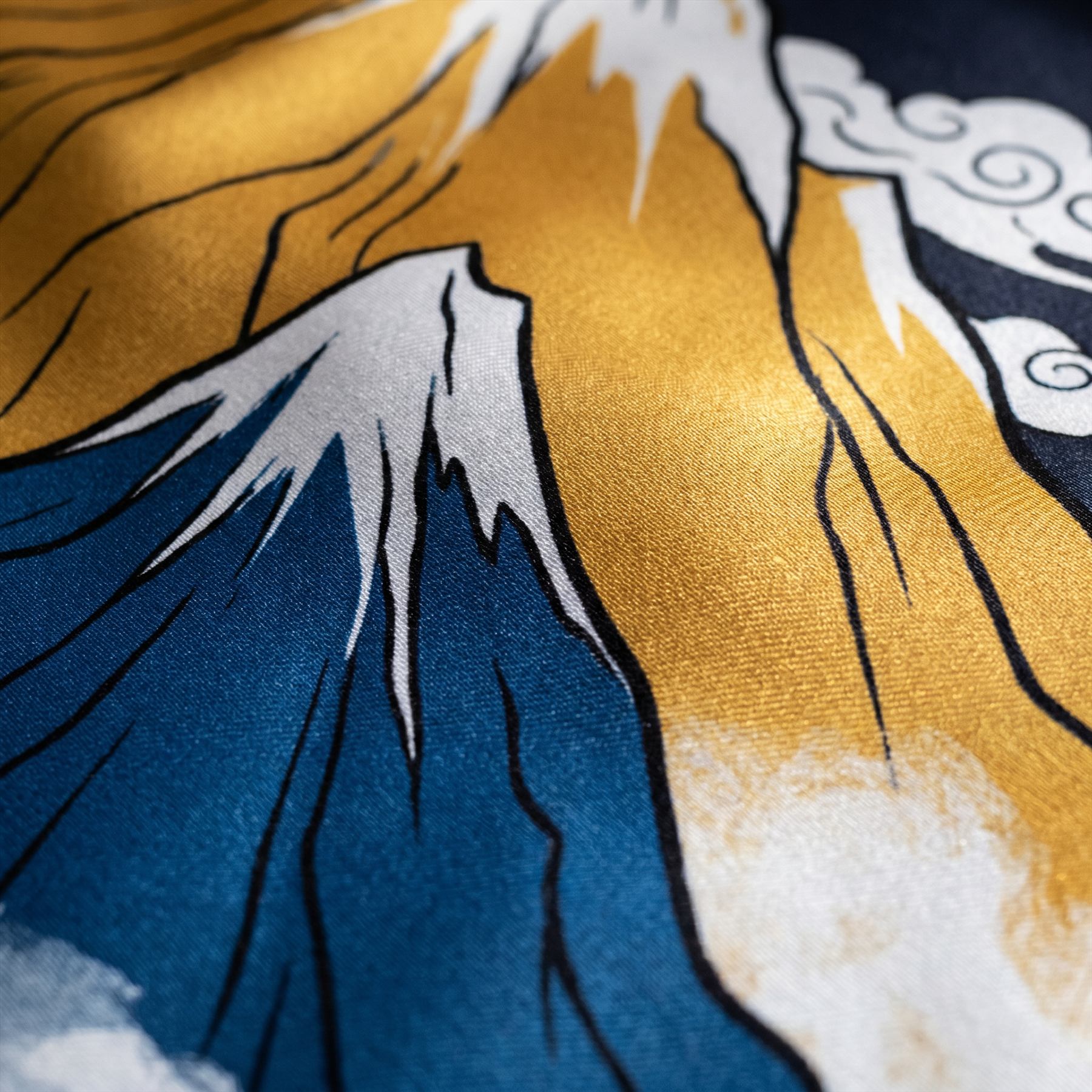 Oriental-Mountain-Mural Commercial-Space Gold-Blue-Contrast - Detail Silk Print 1