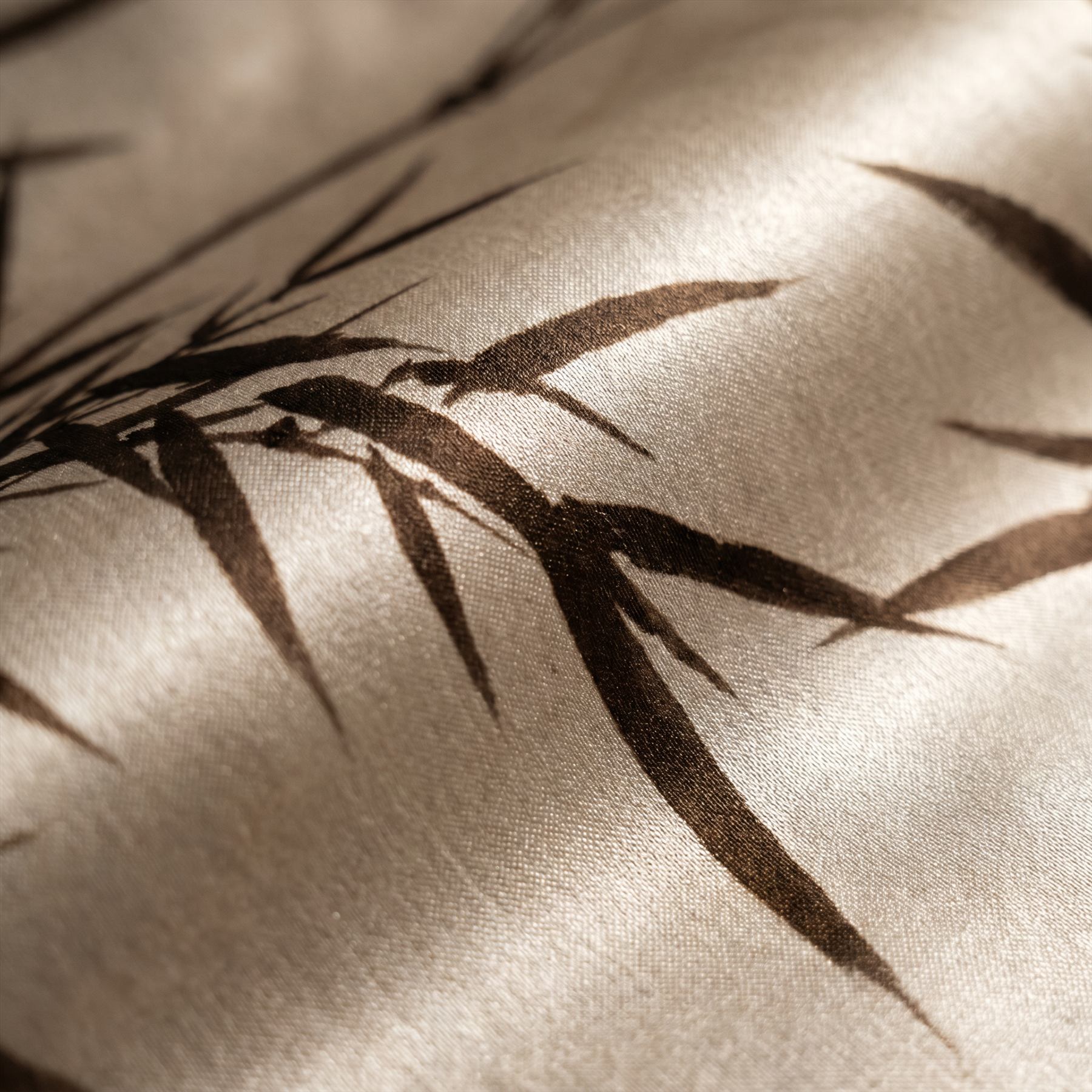 Sumi-e Bamboo Detail 1 - 丝绸材质特写