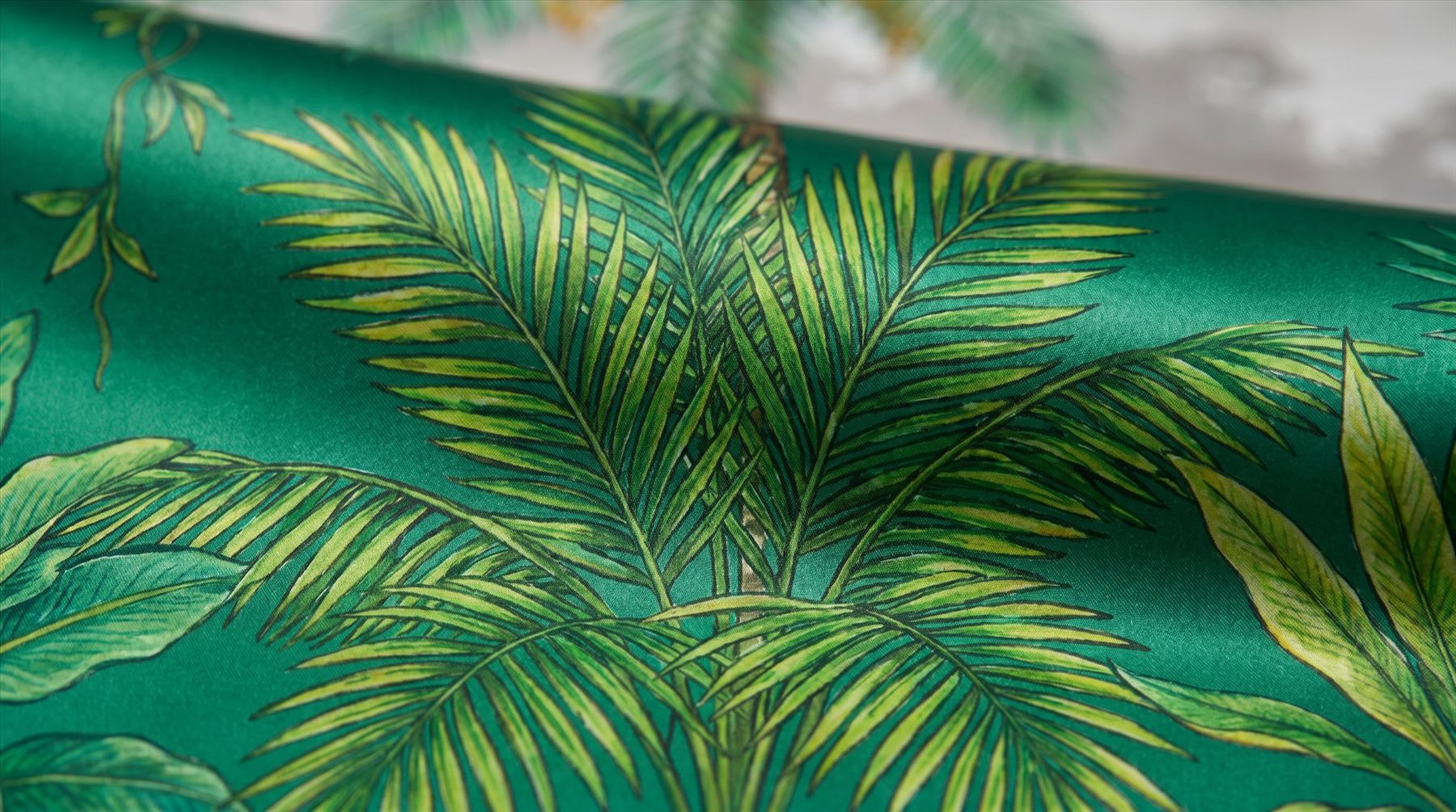 Tropical-Botanical-Mural-for-Luxury-Interior-Emerald-Lush Detail Silk-Print 02