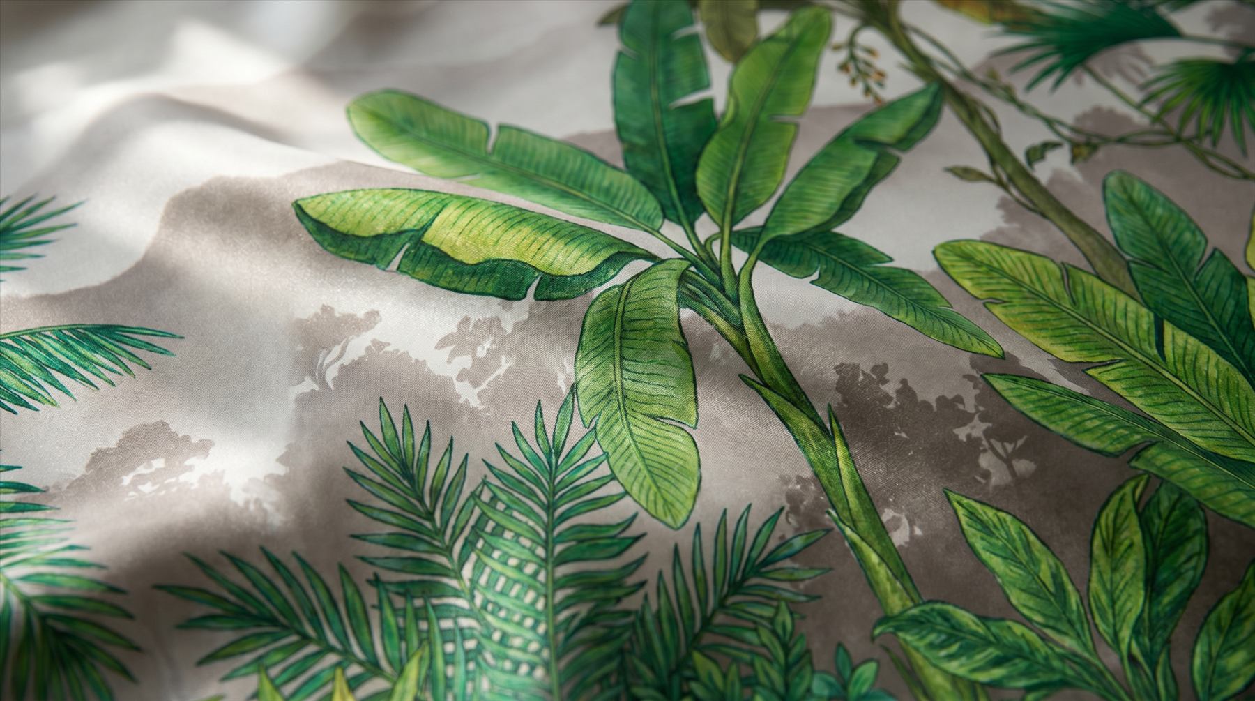 Tropical-Botanical-Mural-for-Luxury-Interior-Emerald-Lush Detail Silk-Print 01